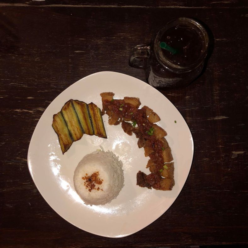 42136606_279614385981441_1347100781400031232_n